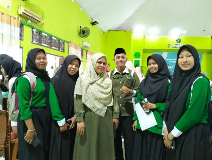 KEPALA MAN 4 BATANGHARI LEPAS 4 PESERTA KSM TINGKAT PROVINSI
