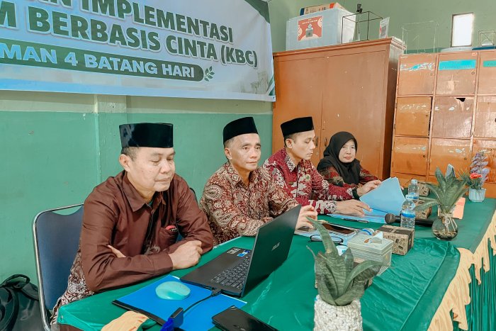 Pengawas Madrasah Dampingi Workshop KBC di MAN 4 Batang Hari, Guru Wali Jadi Fokus Implementasi Baru Pengawas Madrasah Dampingi Workshop KBC di MAN 4 Batang Hari, Guru Wali Jadi Fokus Implementasi Baru