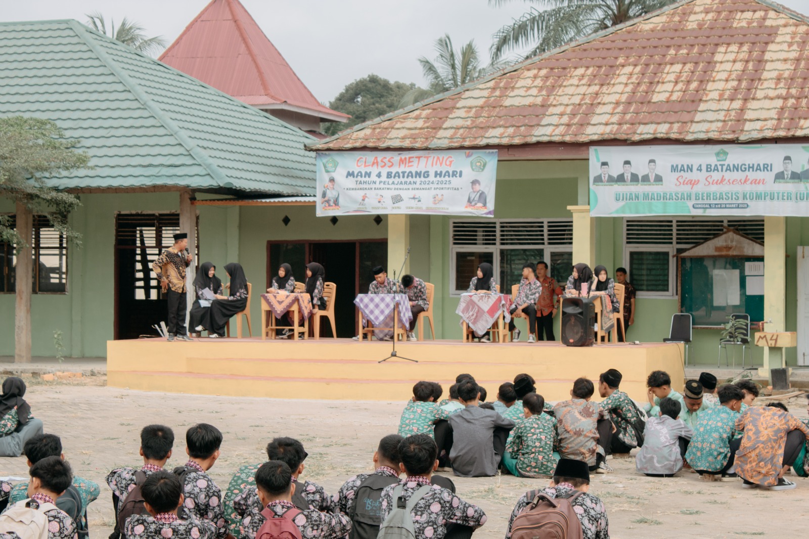 Debat Kandidat Ketua dan Wakil Ketua OSIM MAN 4 Batang Hari Mengukir Semangat Demokrasi dan Kepemimpinan
