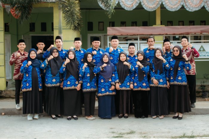 Bangkit di Era Digital, MAN 4 Batang Hari Peringati Hari Kebangkitan Nasional dengan Semangat Literasi dan Pendidikan Bangkit di Era Digital, MAN 4 Batang Hari Peringati Hari Kebangkitan Nasional dengan Semangat Literasi dan Pendidikan