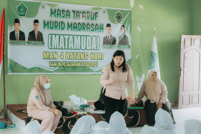MAN 4 Batang Hari Dukung Program Cek Kesehatan Gratis Dari Presiden, 82 Siswa Jalani Pemeriksaan HB MAN 4 Batang Hari Dukung Program Cek Kesehatan Gratis Dari Presiden, 82 Siswa Jalani Pemeriksaan HB