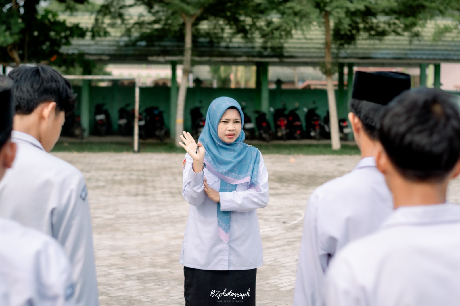 MAN 4 Batang Hari Menyambut Lomba Gerak Jalan HUT RI ke-80 : Pesona Cantik KorLap Dan Pelatih Dalam Membangun Mental Dan Fisik Peserta Gerak Jalan