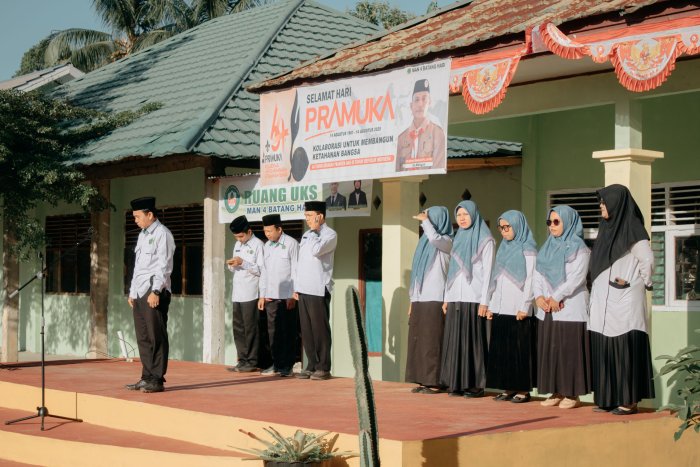 Upacara Bendera MAN 4 Batang Hari: Menanamkan Rasa Hormat dan Jiwa Kepelajar yang Tangguh