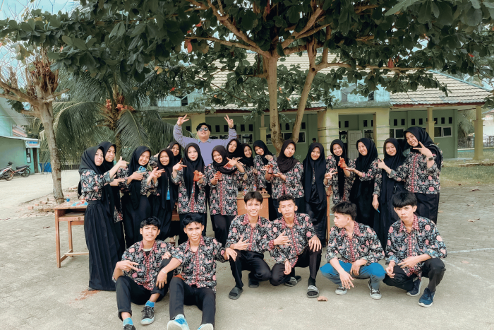 Praktikum Gunung Api Meletus di MAN 4 Batang Hari : Kimia No Drama Bikin Konsep Asam Basa Mudah Dipahami Praktikum Gunung Api Meletus di MAN 4 Batang Hari : Kimia No Drama Bikin Konsep Asam Basa Mudah Dipahami