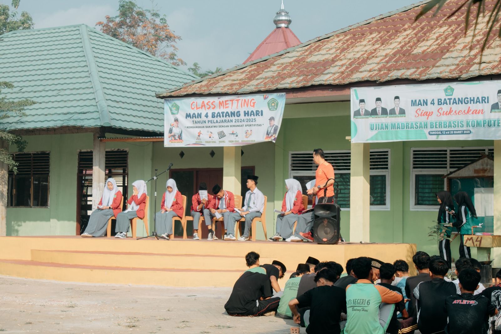 Kampanye Calon Ketua dan Wakil Ketua OSIM MAN 4 Batang Hari Berlangsung Meriah, PASLON Unggul Semua !!